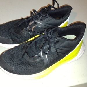 Lululemon Athletica BlissFeel Running Shoe size 7 Black And Yellow